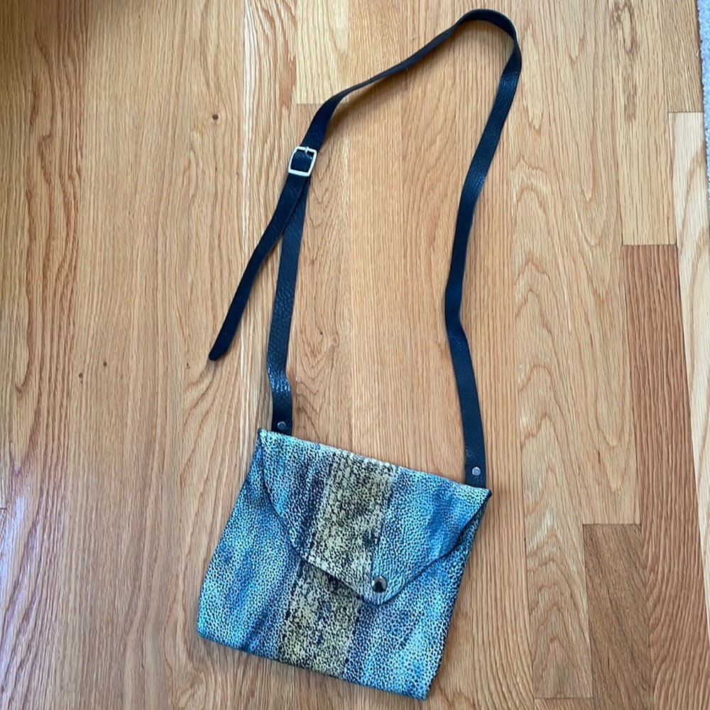 Tandy Leather handmade small crossbody blue yellow green black snap adjustable